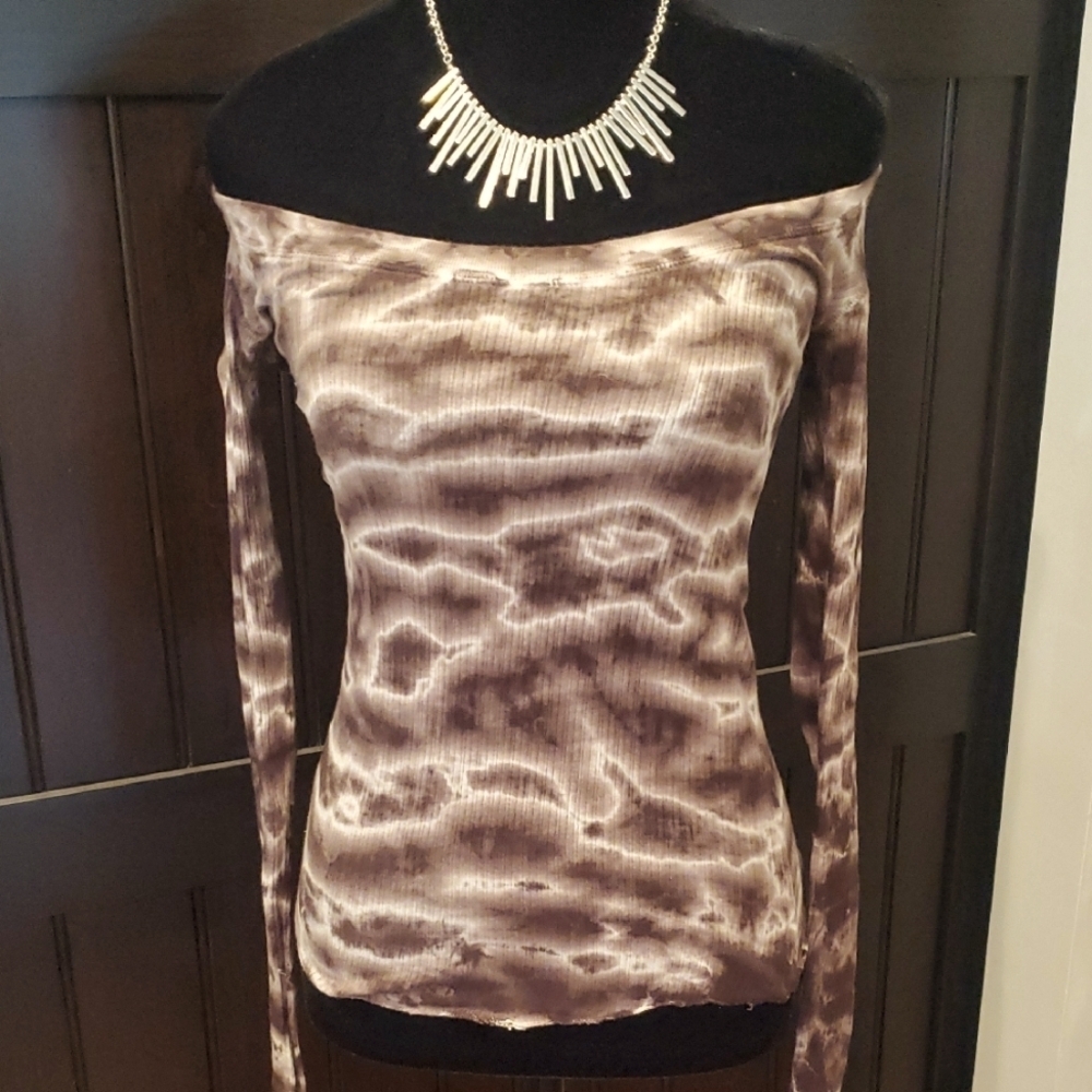 Buffalo Brown Tie-Dye Off-Shoulder Fitted Long Sleeve Top. Size Small.